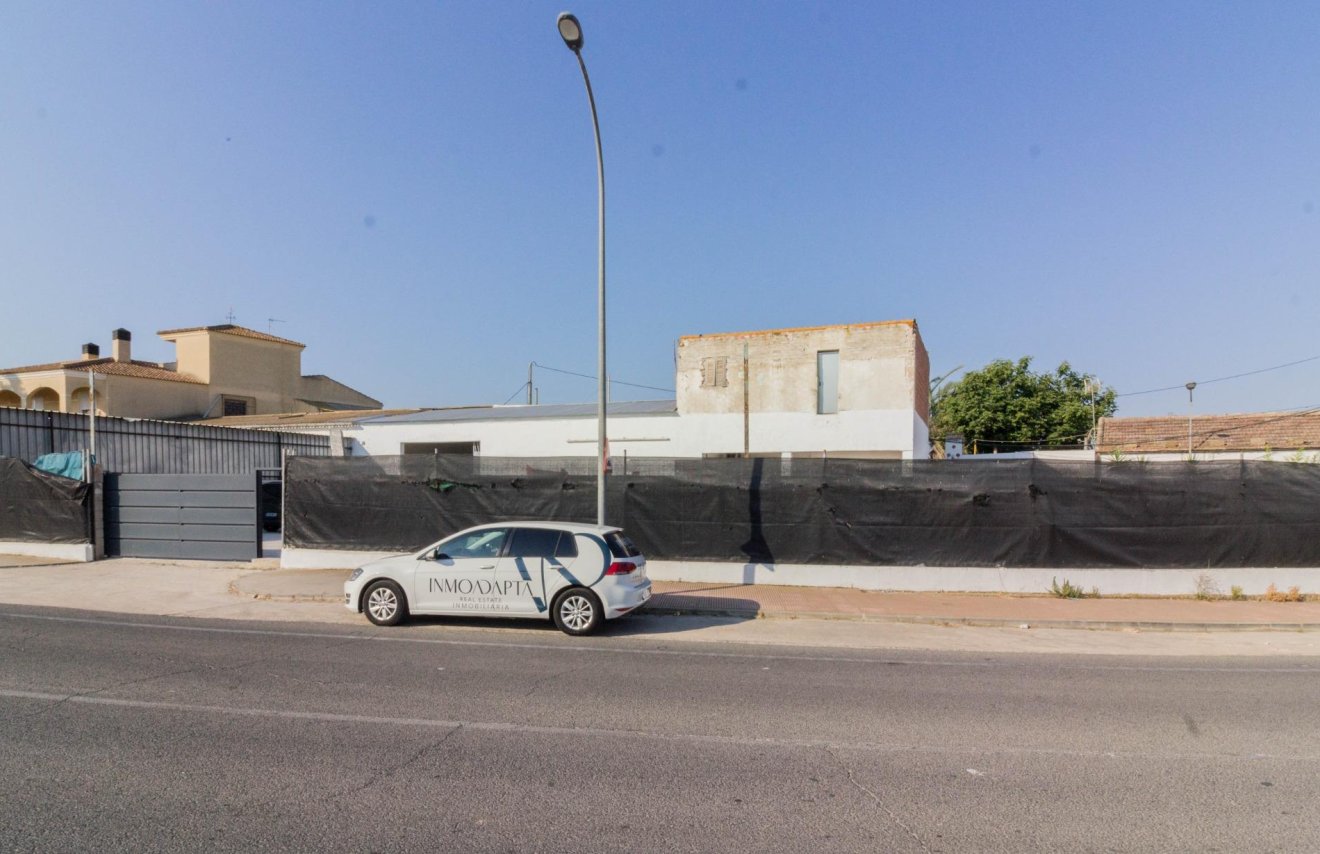 Revente - Nave industrial - Callosa de Segura - Comunidad valenciana