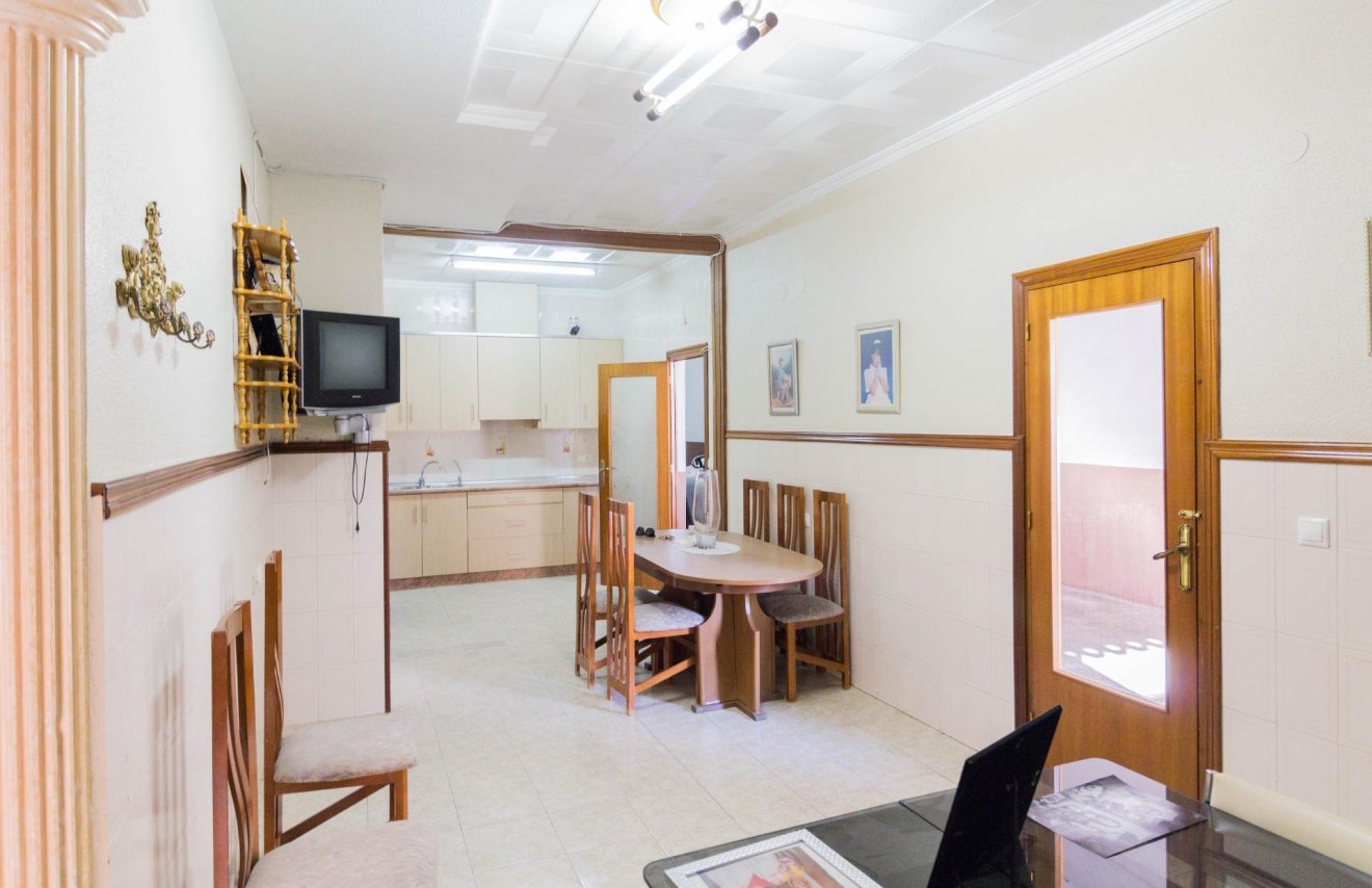 Alquiler a largo plazo - Local comercial - Cox - Centro