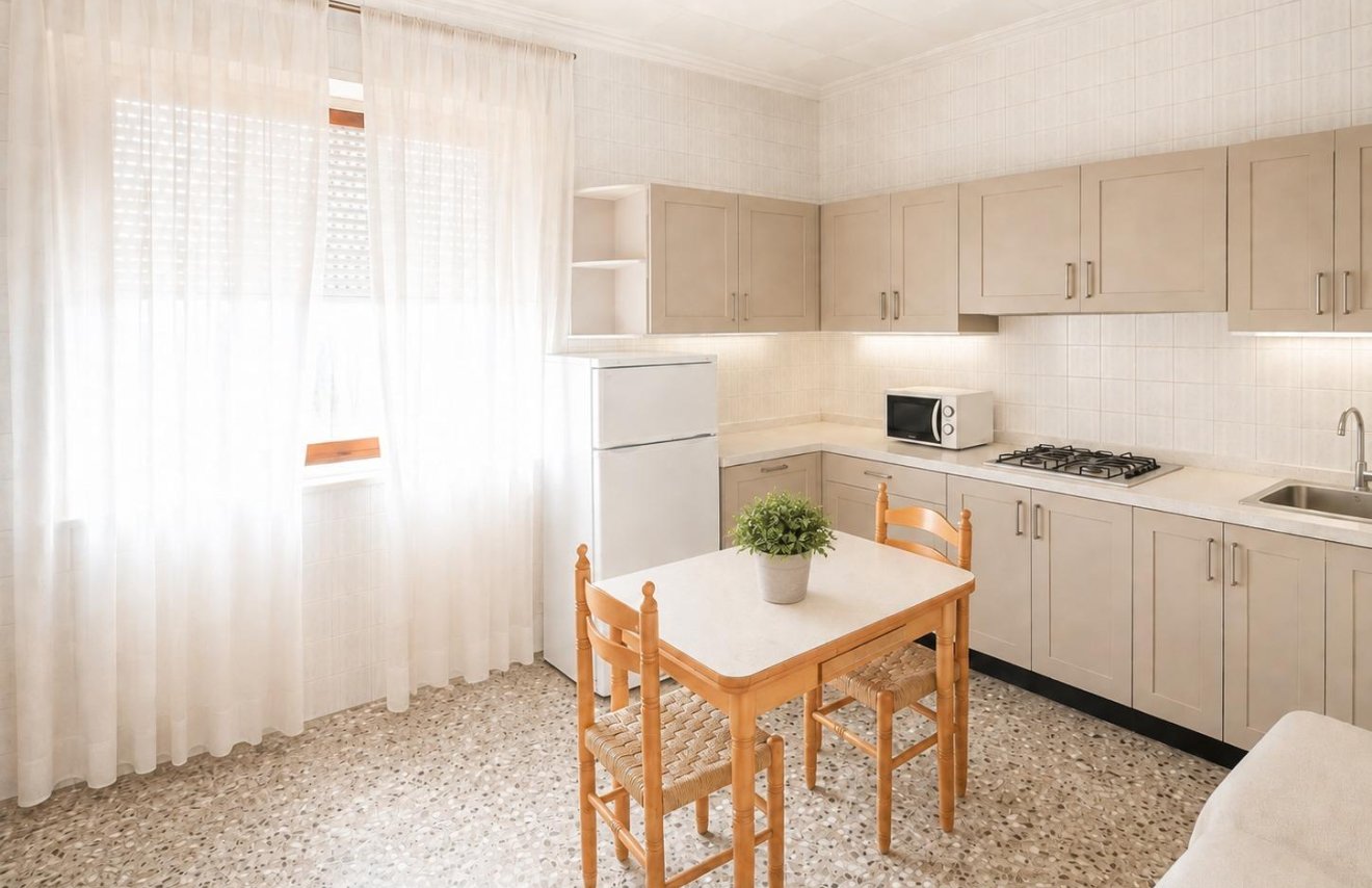 Reventa - Casa - Beniel - CENTRO