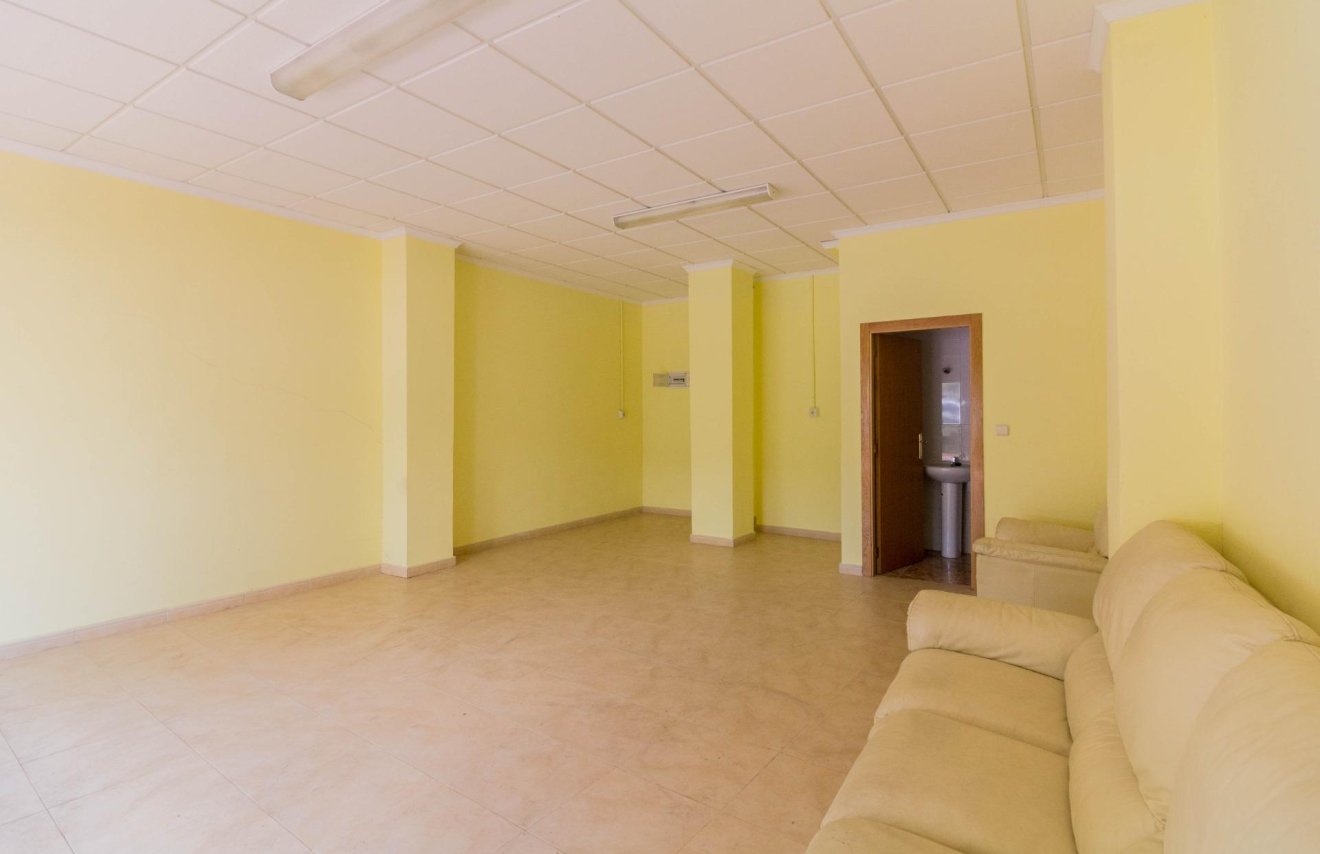 Reventa - Local comercial - Callosa de Segura - Centro