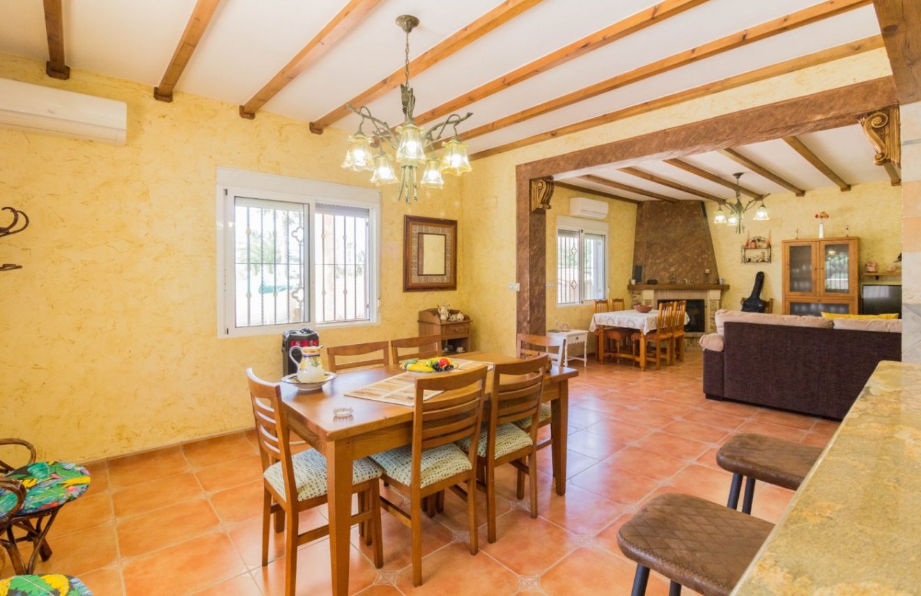 Resale - Villa de Lujo - Redován