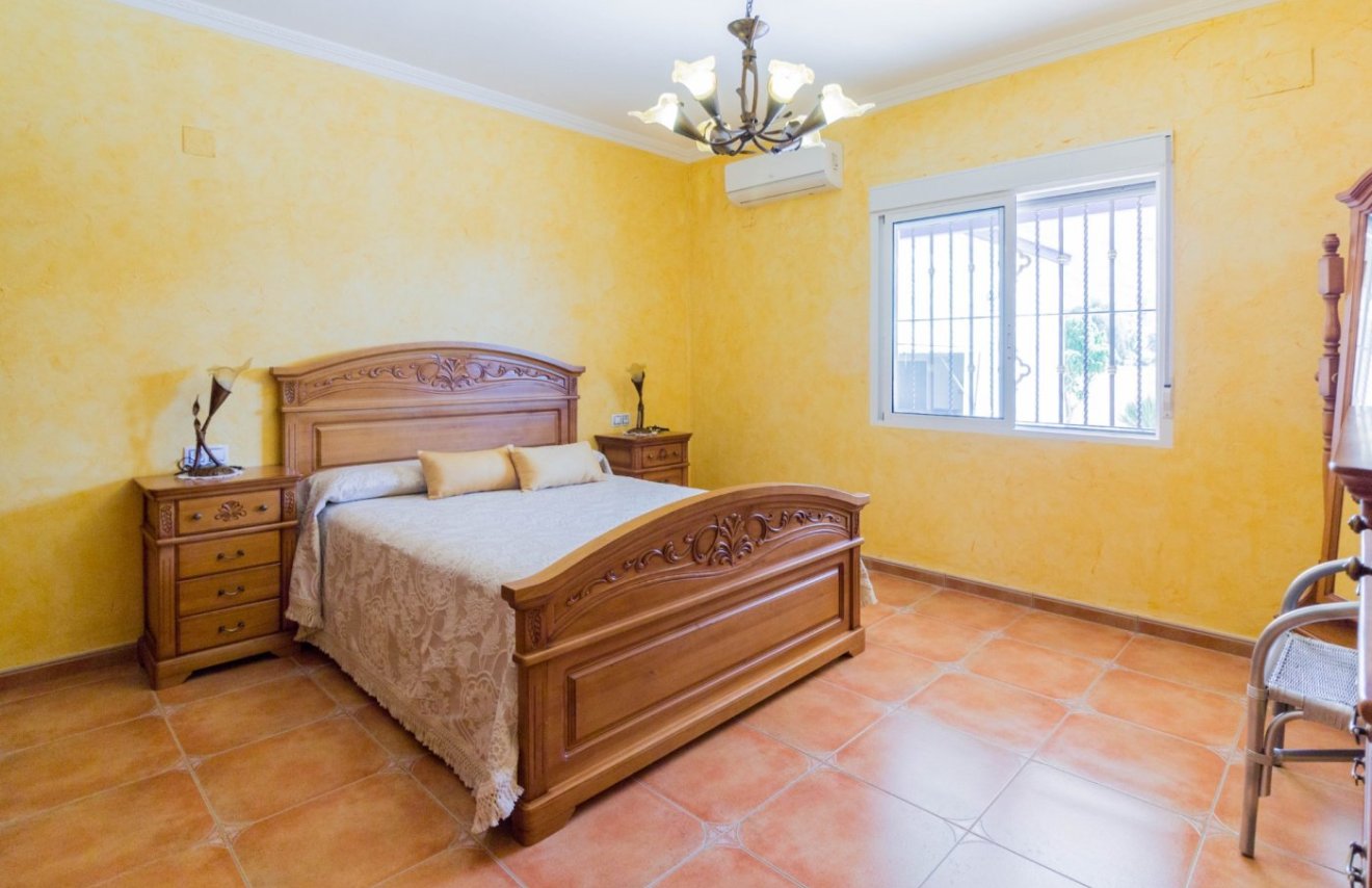 Resale - Villa de Lujo - Redován