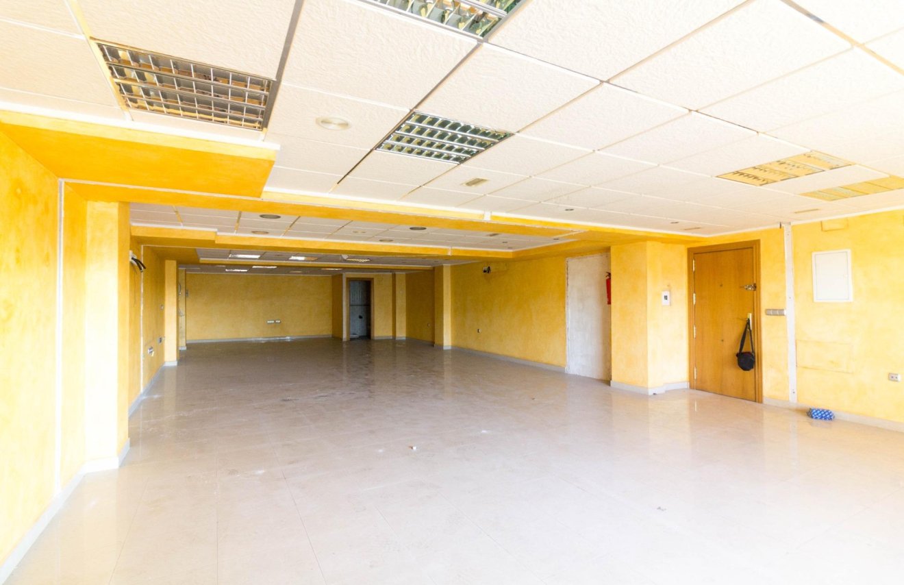 Revente - Local comercial - Orihuela