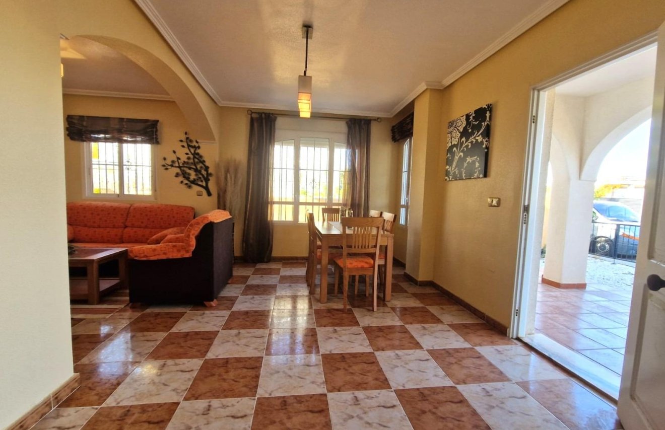 Resale - Casa Tipo Dúplex - Orihuela Costa - Montezenia