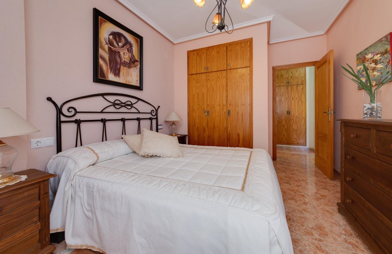 Resale - Townhouse - Torrevieja - Aguas nuevas 2