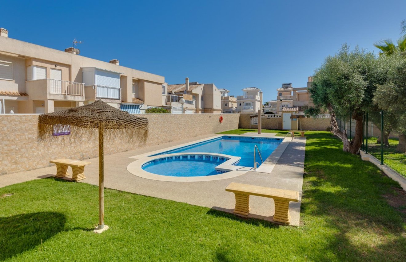 Resale - Townhouse - Torrevieja - Aguas nuevas 2