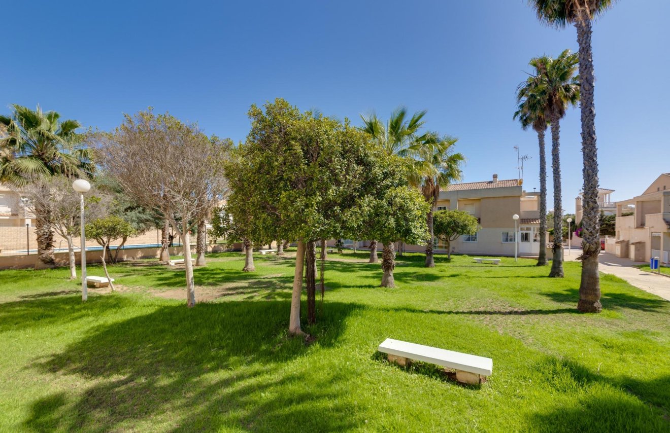 Resale - Townhouse - Torrevieja - Aguas nuevas 2