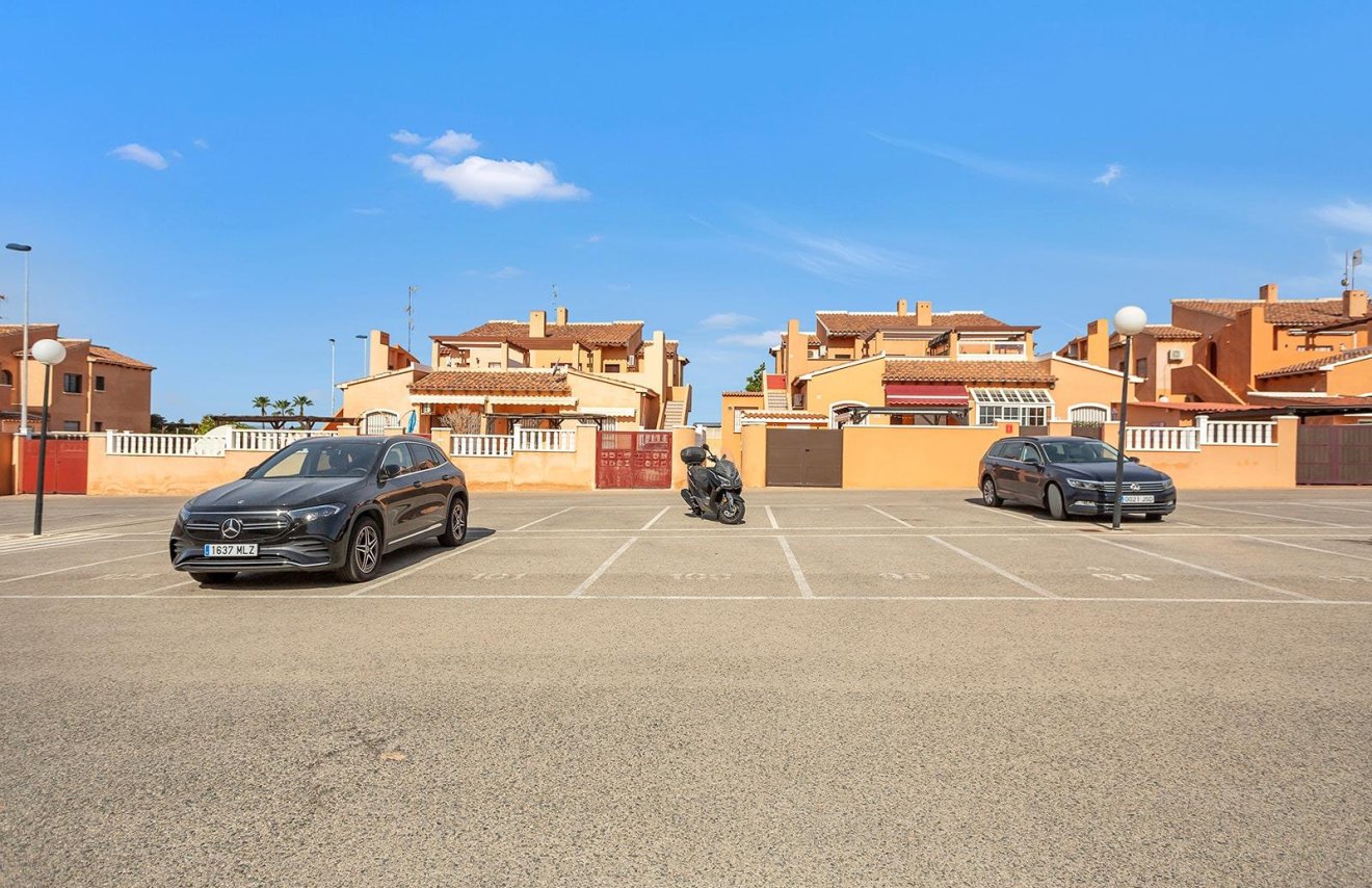 Resale - Bungalow Planta Baja - Torrevieja - Torrejón