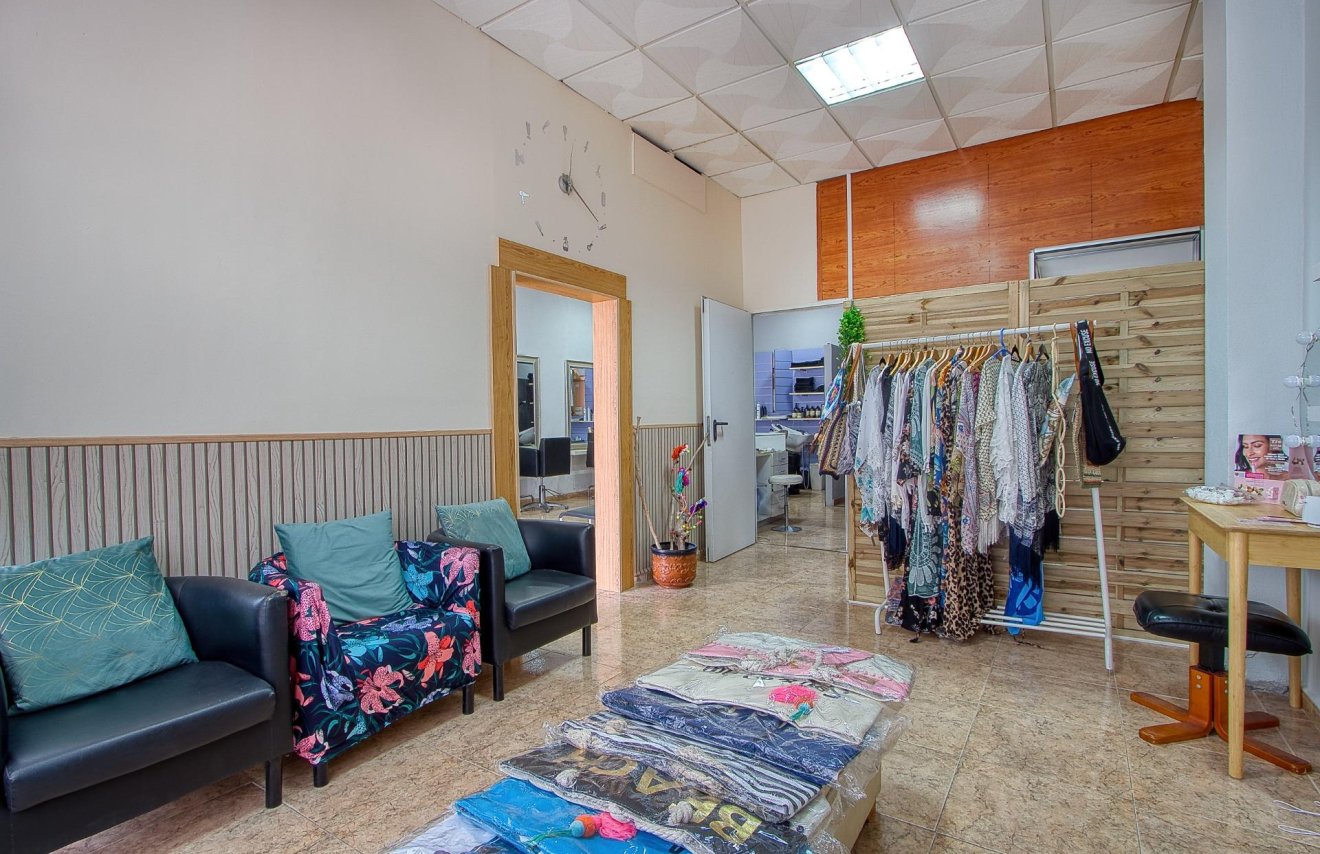 Reventa - Local comercial - Torrevieja - La Mata