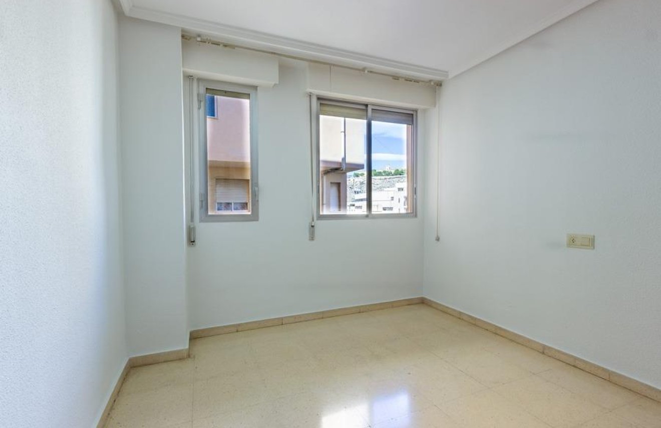 Resale - Piso - Orihuela - Zona Centro