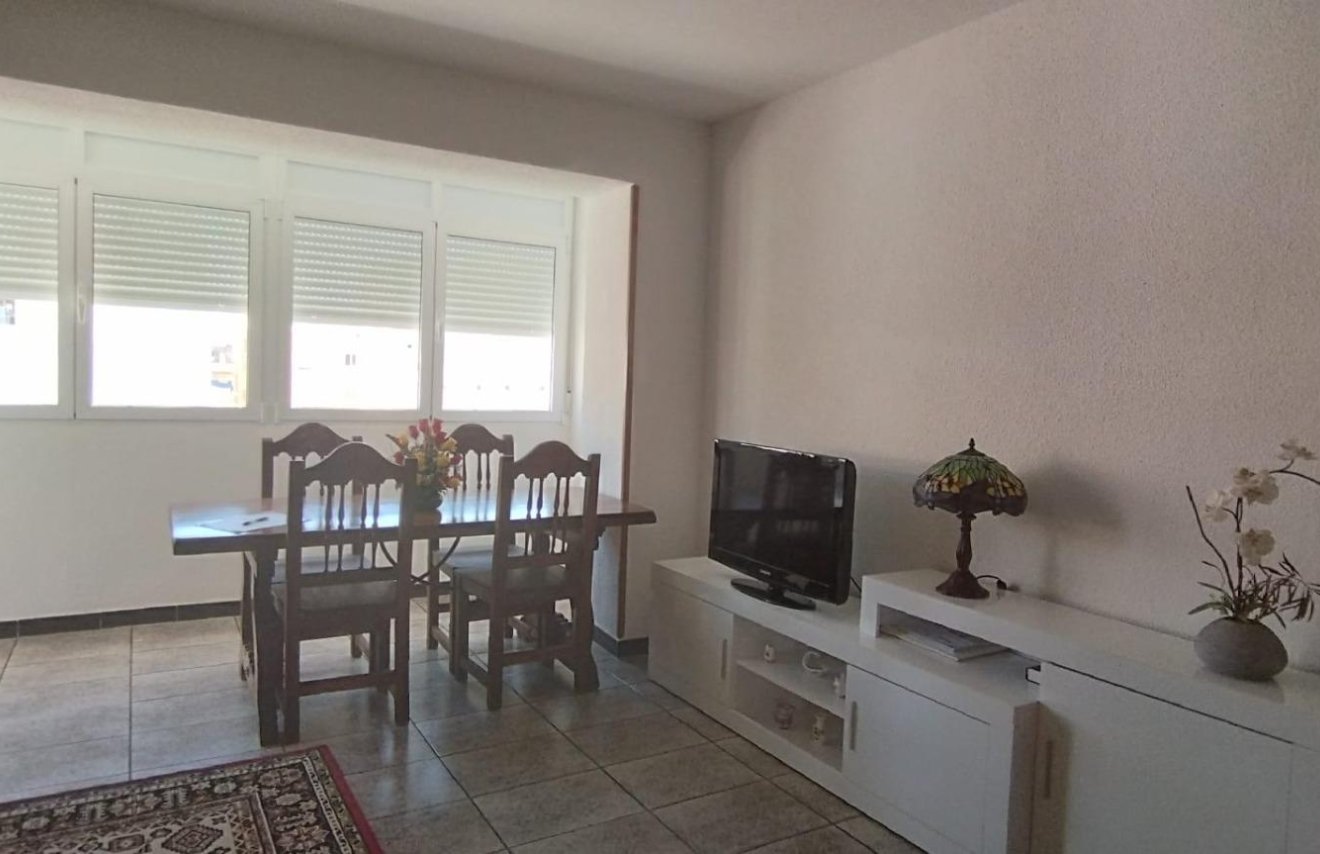 Resale - Apartamento - Torrevieja - Centro