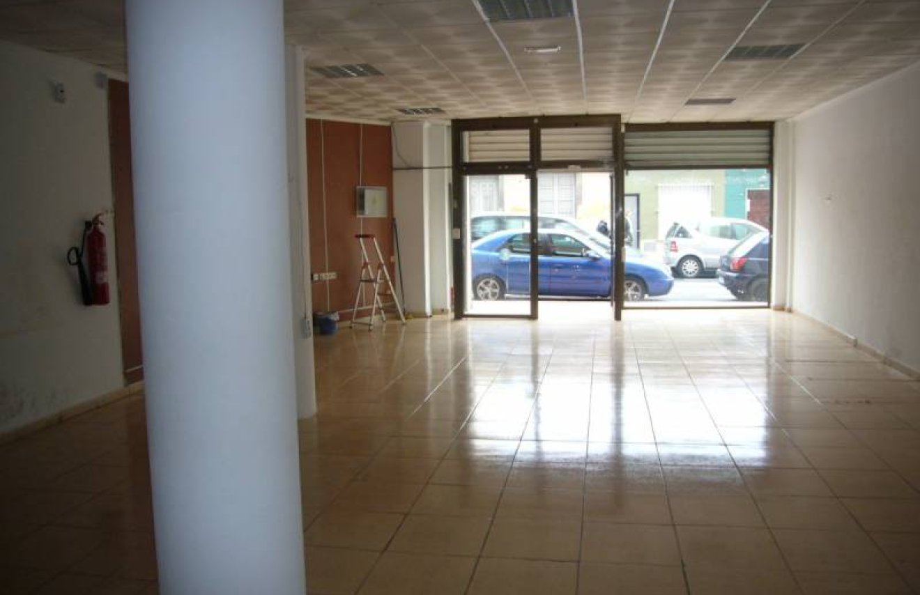 Resale - Local comercial - Torrevieja - Centro