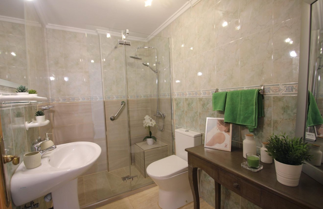 Resale - Bungalow Planta Baja - Torrevieja - Lago jardin