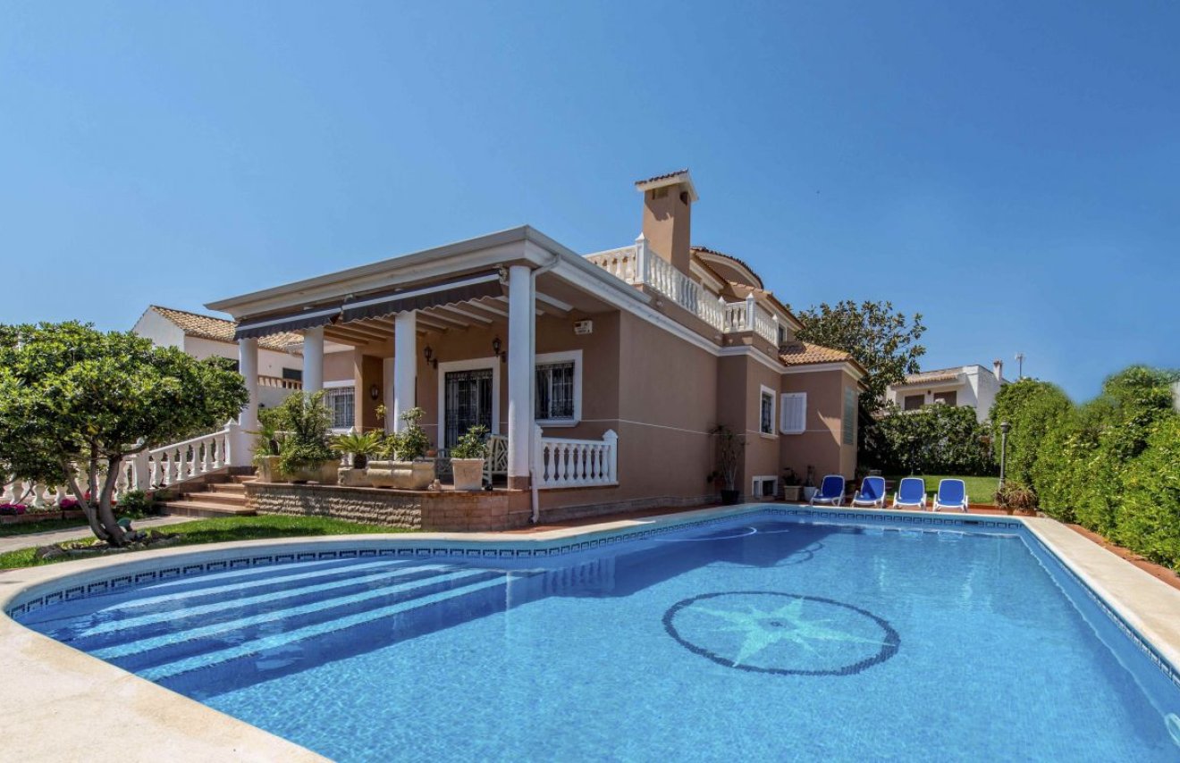 Resale - Villa de Lujo - Torrevieja - Torre la mata