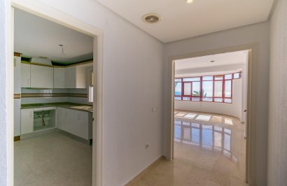 Resale - Apartamento - Torrevieja - Paseo maritimo