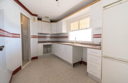 Resale - Apartamento - Torrevieja - Paseo maritimo