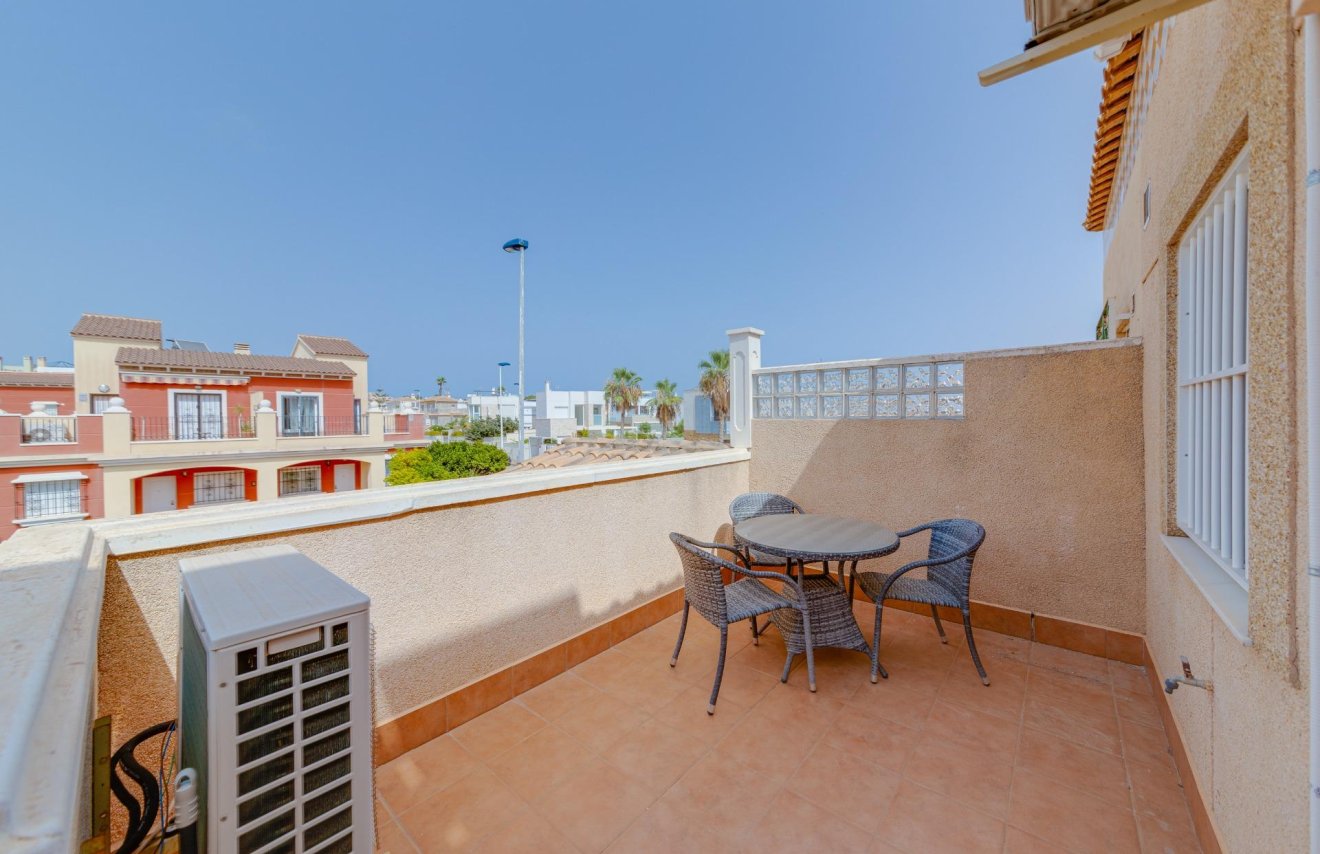 Revente - Chalet - Torrevieja - Aguas nuevas 1