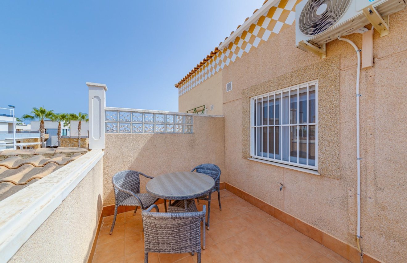 Resale - Chalet - Torrevieja - Aguas nuevas 1