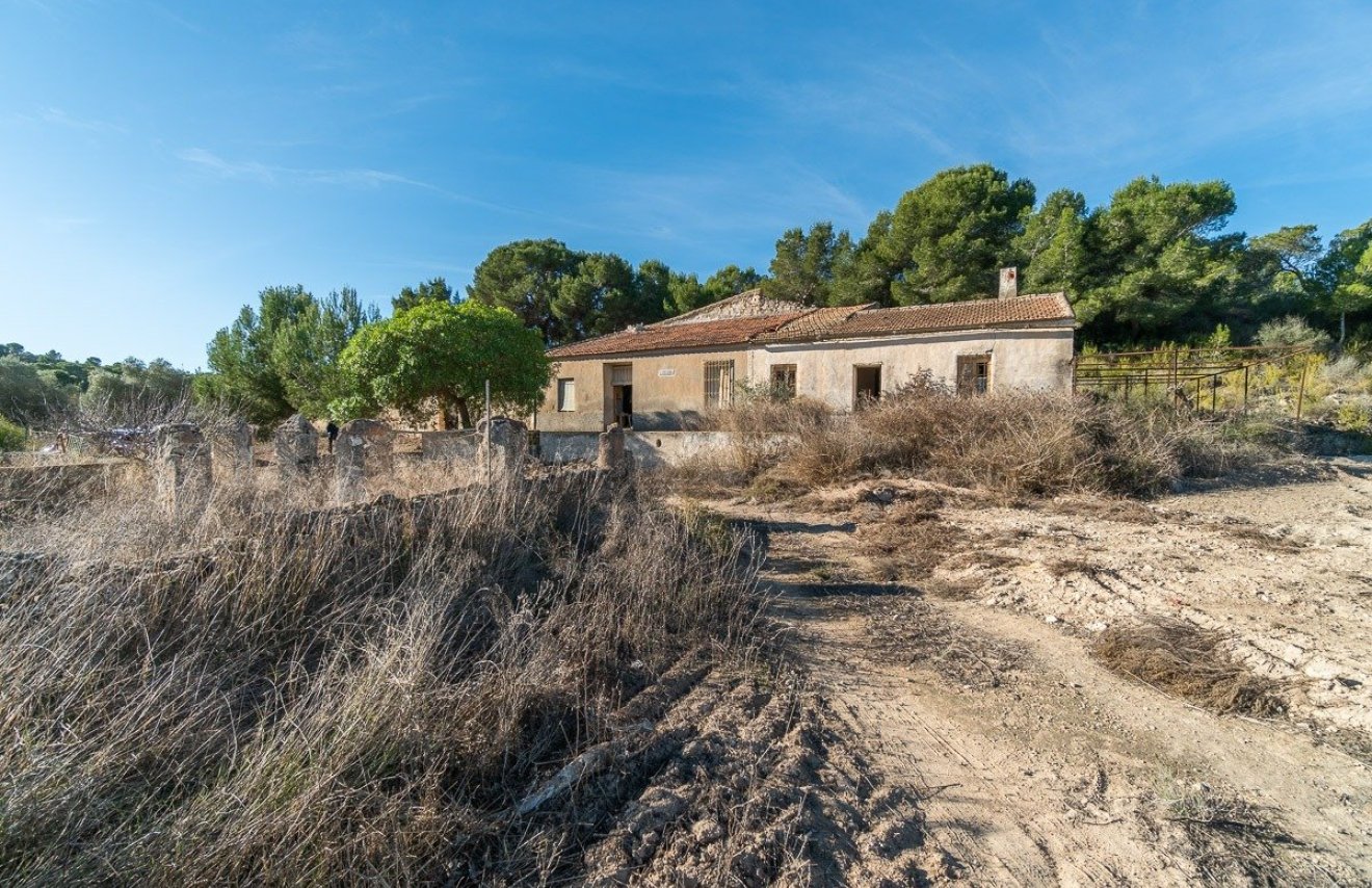 Resale - Casa con terreno - Pilar de la Horadada - Pinar de la Perdiz