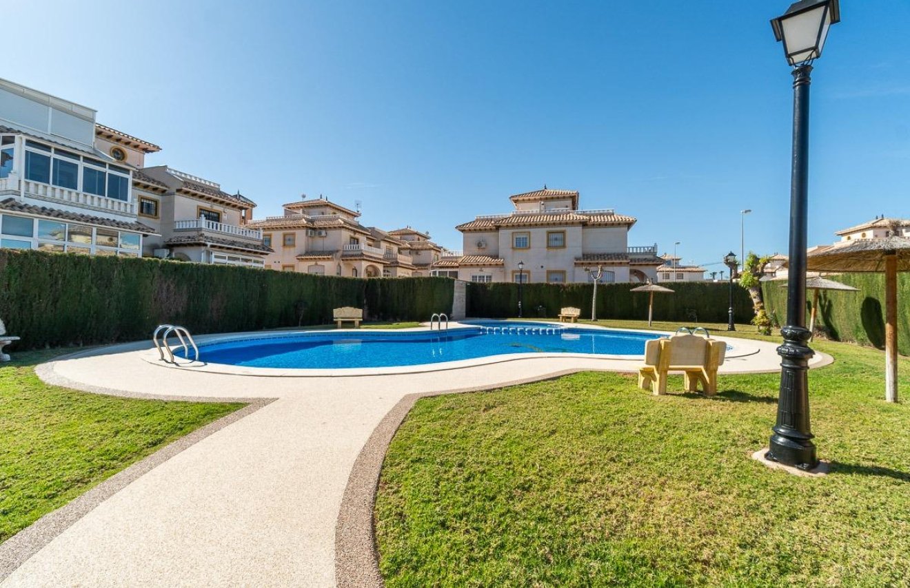 Resale - Apartamento - Orihuela Costa - Montezenia