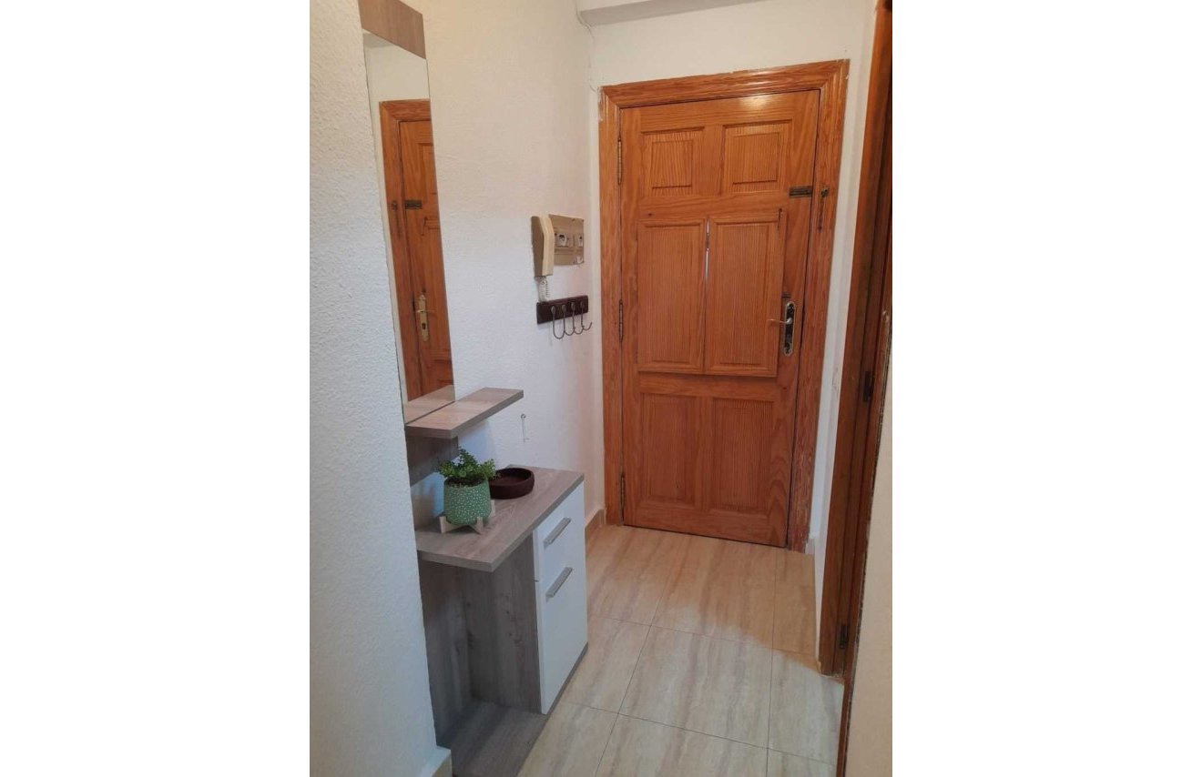 Resale - Apartamento - Torrevieja - Cabo cervera