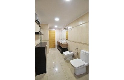 Resale - Apartamento - Torrevieja - Centro