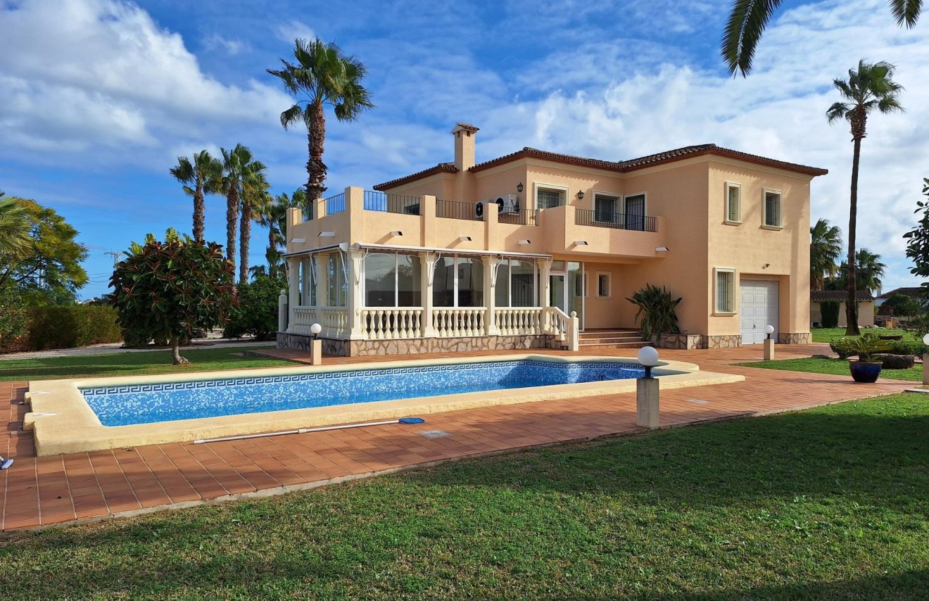 Resale - Villa - Denia - Las marinas