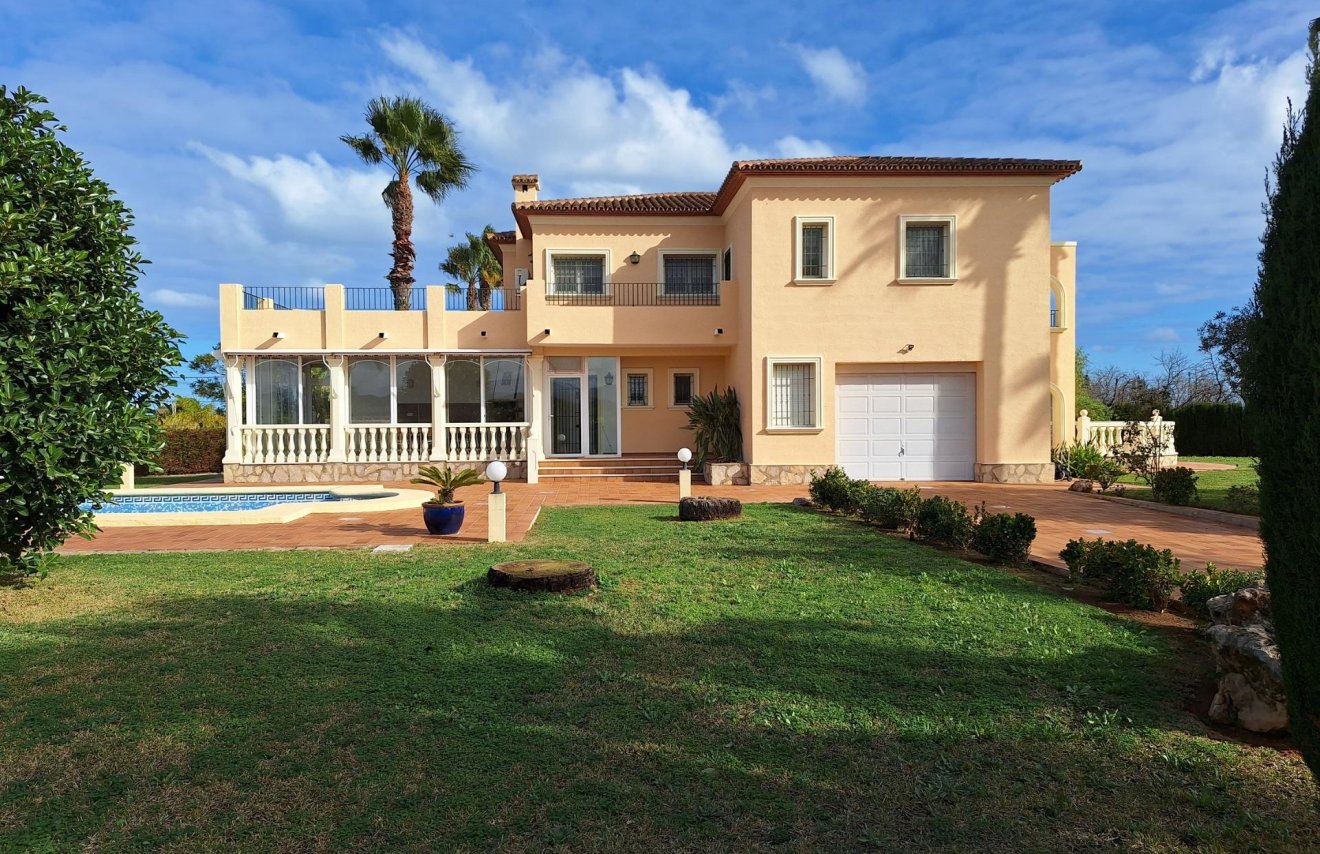 Resale - Villa - Denia - Las marinas