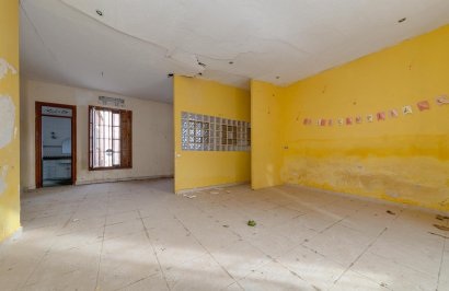 Resale - Villa - Daya Vieja - Sin Zona