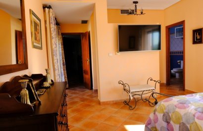 Revente - Chalet - Orihuela - Correntías Medias