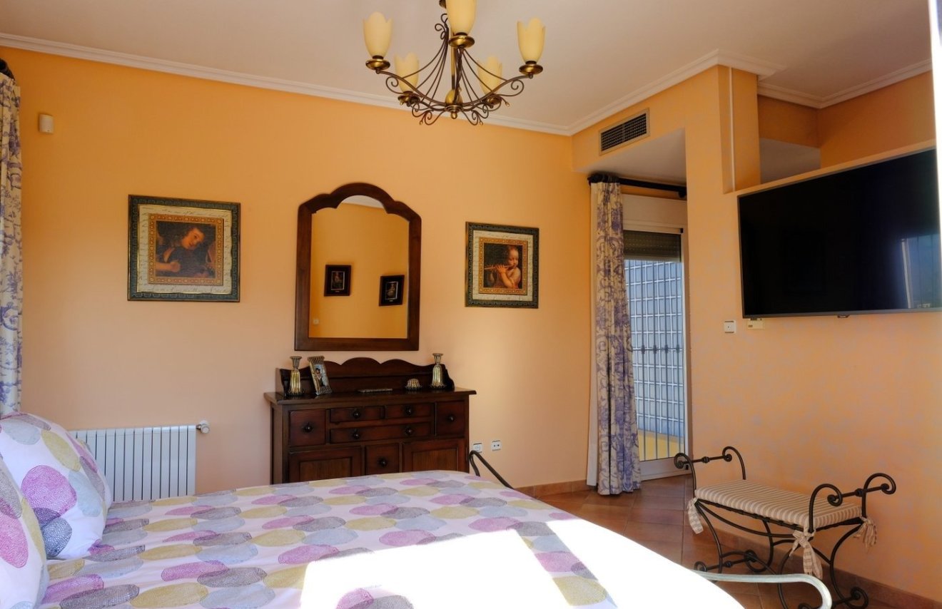 Resale - Chalet - Orihuela - Correntías Medias