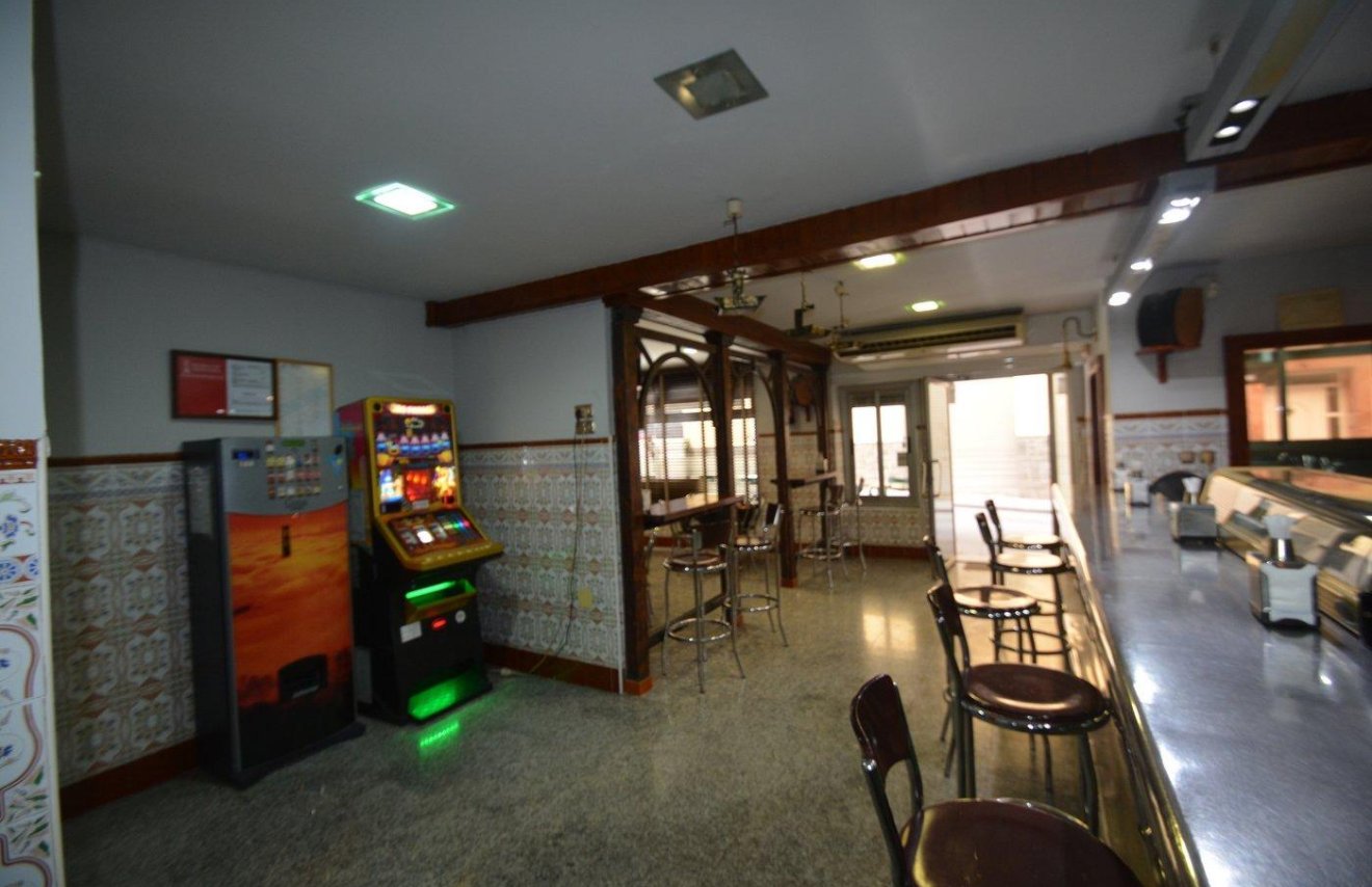 Resale - Local comercial - Bigastro - CENTRO