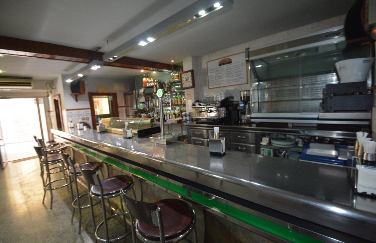 Reventa - Local comercial - Bigastro - CENTRO