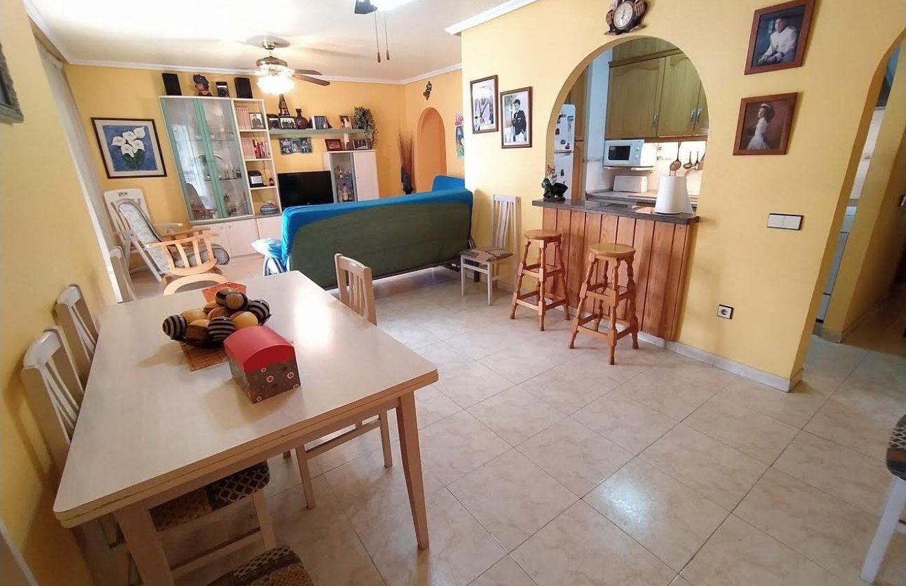 Resale - Apartamento - Torrevieja - Acequion