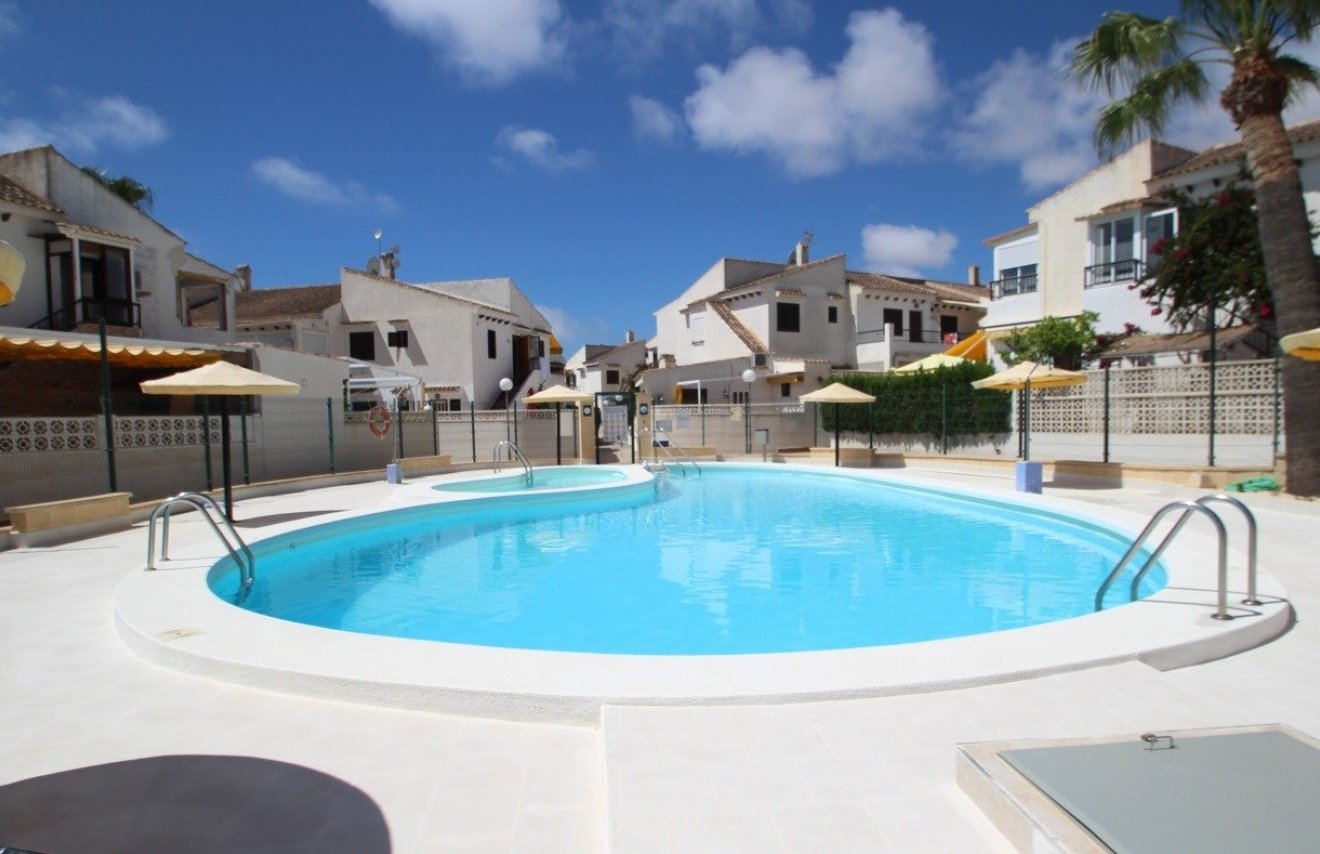 Resale - Townhouse - Torrevieja - Aguas nuevas 1