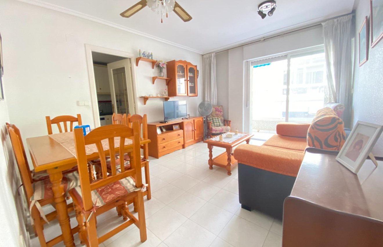 Resale - Apartamento - Torrevieja - Centro