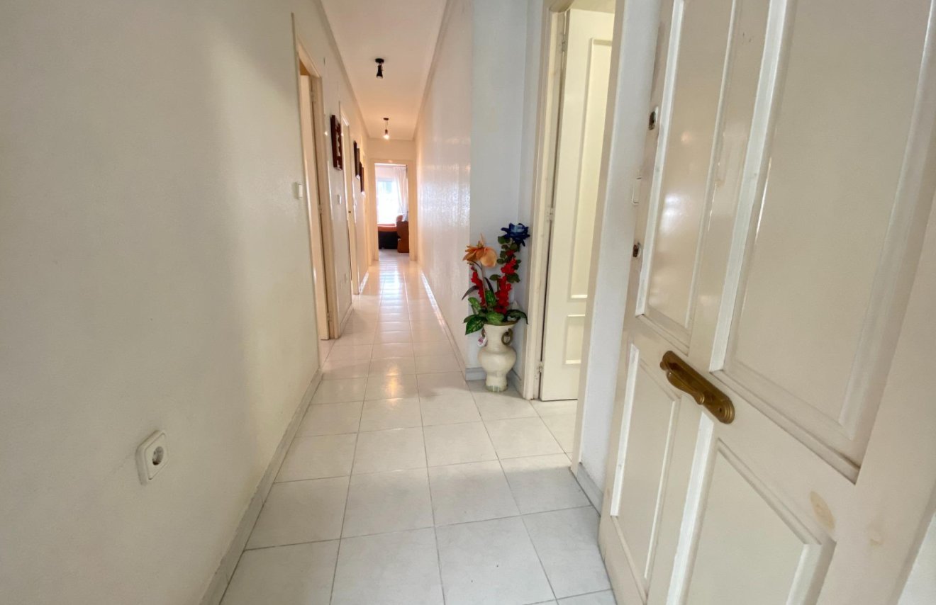 Resale - Apartamento - Torrevieja - Centro