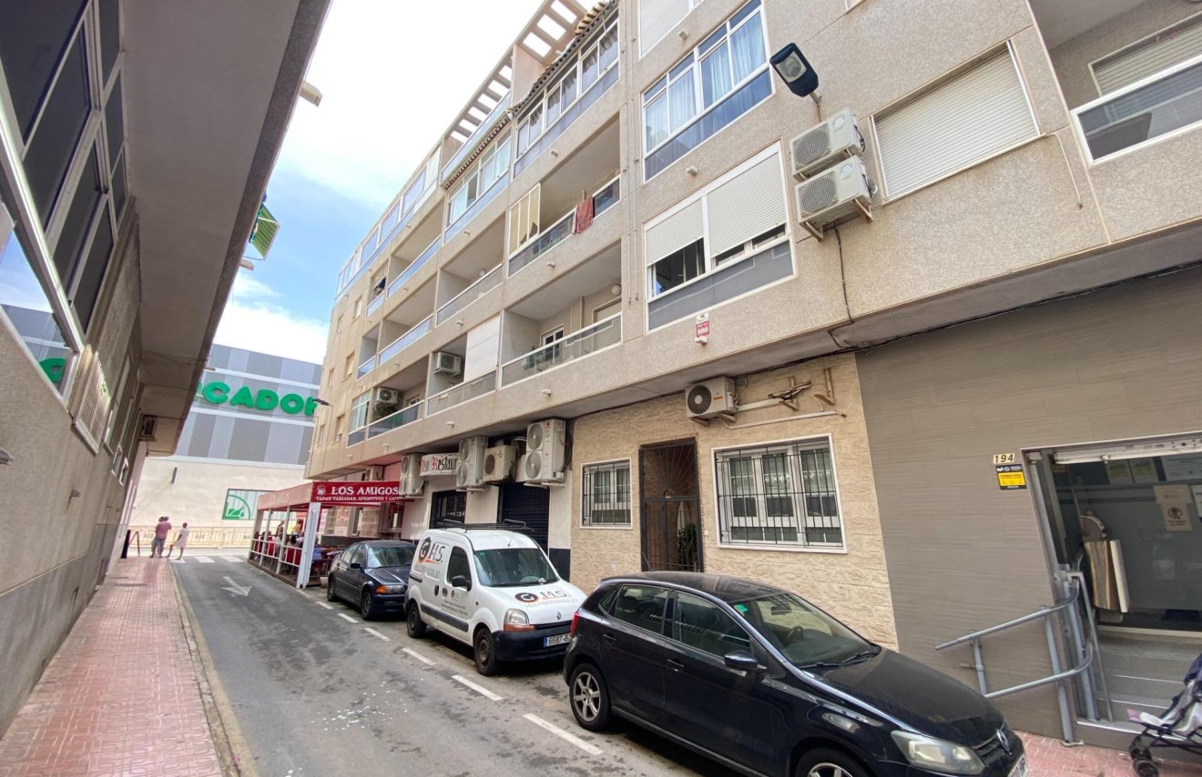 Resale - Apartamento - Torrevieja - Centro