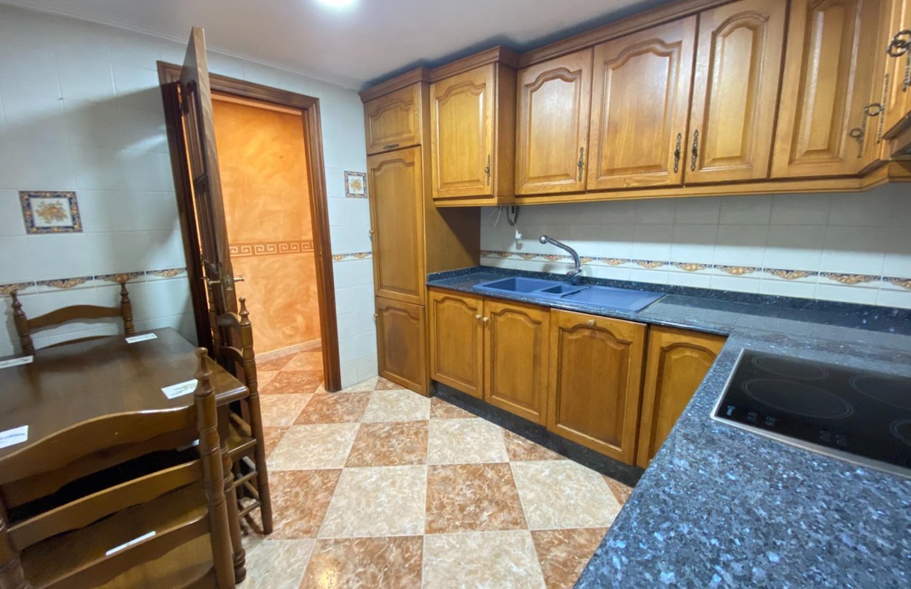 Resale - Apartamento - Torrevieja - Centro