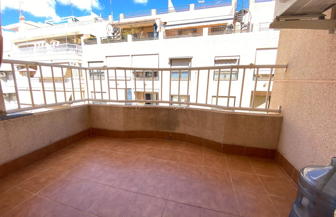 Resale - Apartamento - Torrevieja - Centro