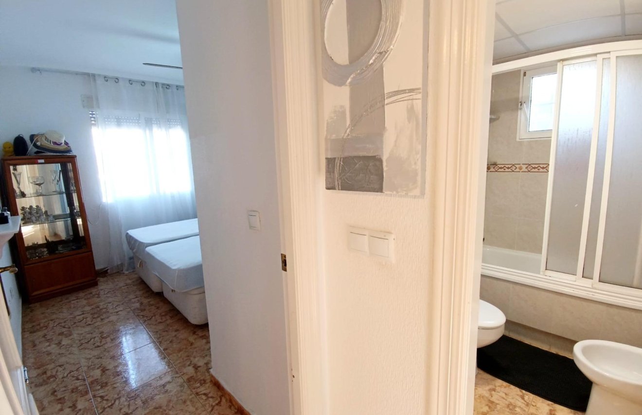 Revente - Apartamento - Torrevieja - Nueva Torrevieja