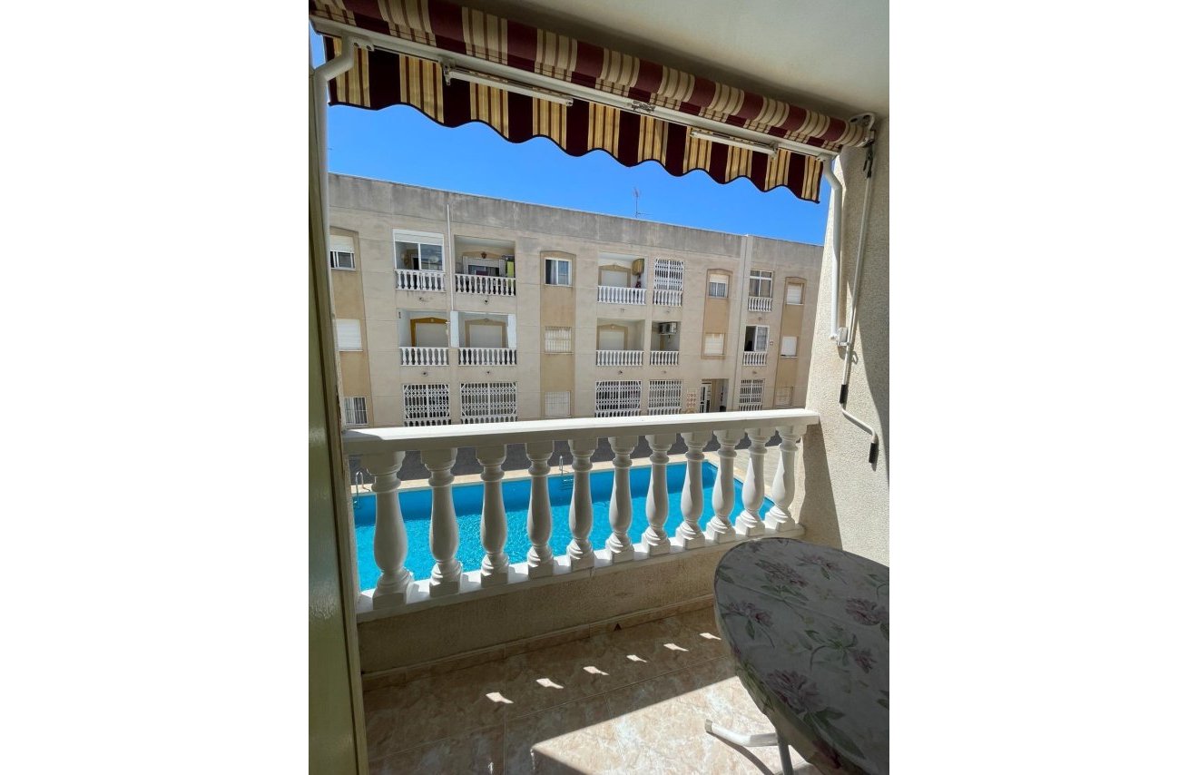 Resale - Apartamento - Torrevieja - Centro