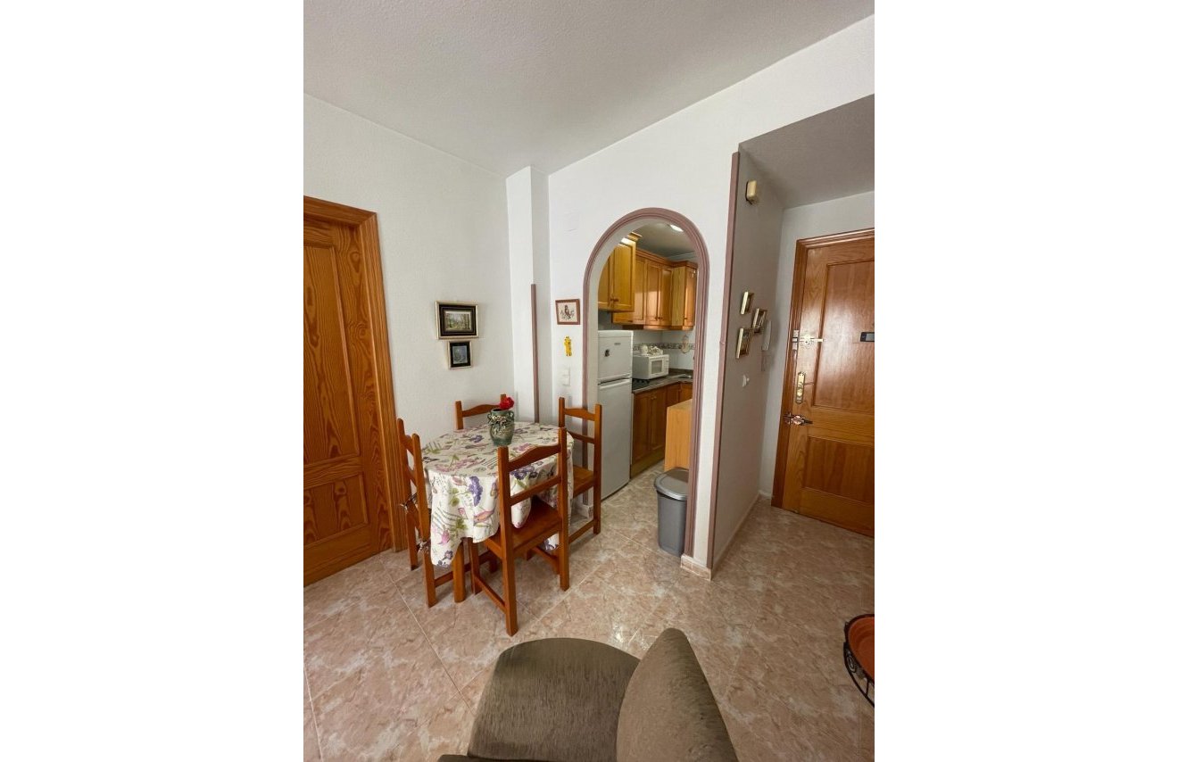 Resale - Apartamento - Torrevieja - Centro