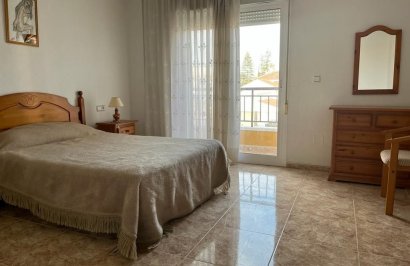 Resale - Chalet - Jacarilla - CENTRO