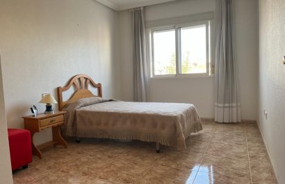 Resale - Chalet - Jacarilla - CENTRO