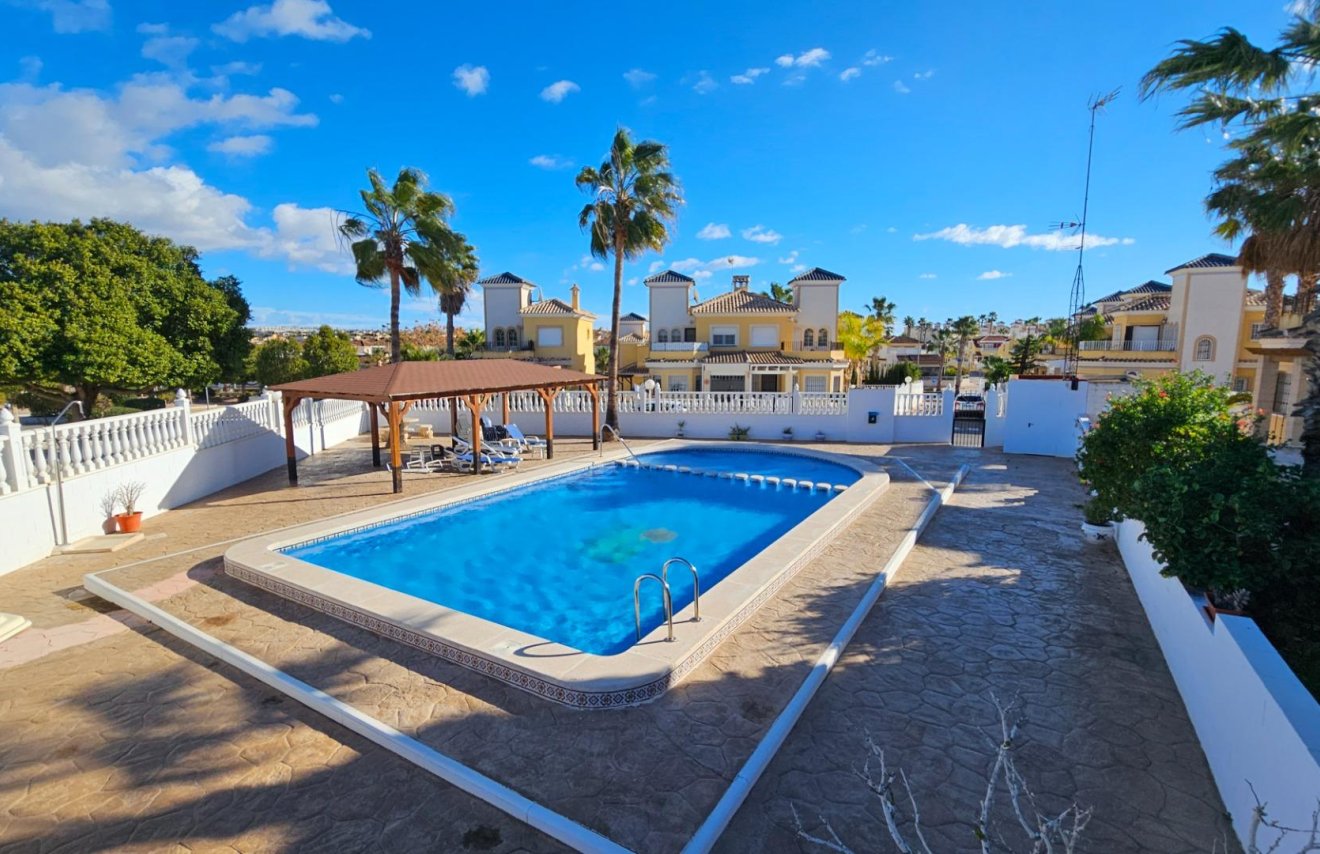 Resale - Villa - Algorfa - RESIDENCIAL MIRA GOLF