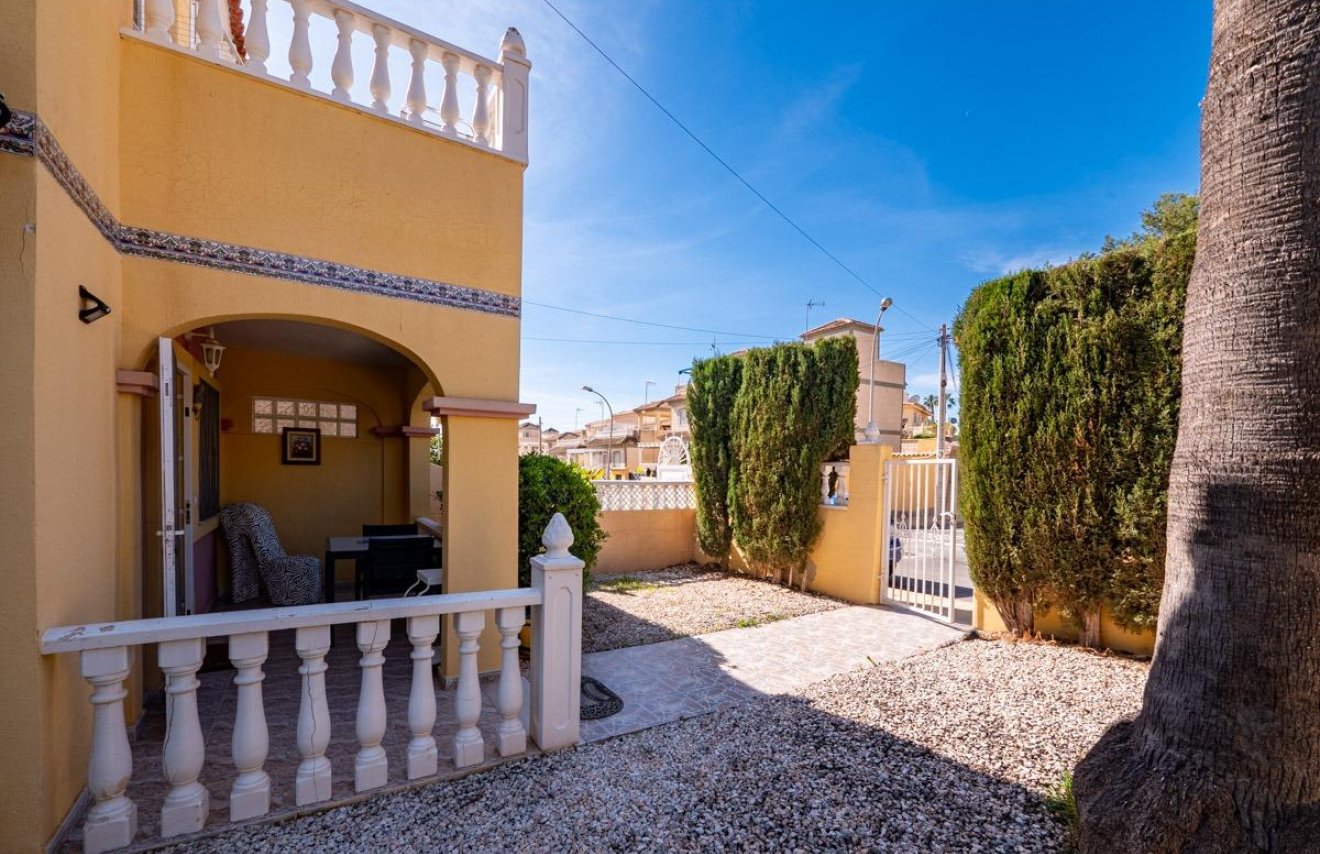 Reventa - Casa Tipo Dúplex - San Miguel de Salinas - BLUE LAGOON