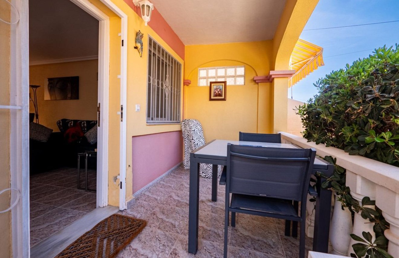 Resale - Casa Tipo Dúplex - San Miguel de Salinas - BLUE LAGOON