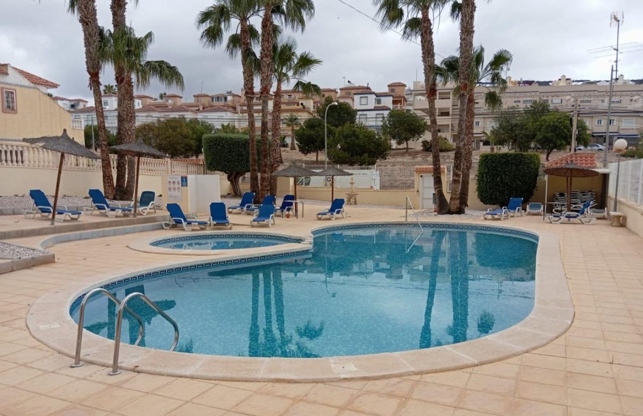 Resale - Casa Tipo Dúplex - San Miguel de Salinas - BLUE LAGOON