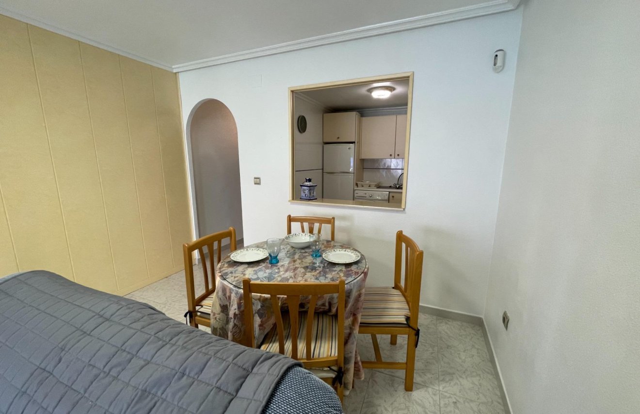 Resale - Apartamento - Torrevieja - Playa del Cura